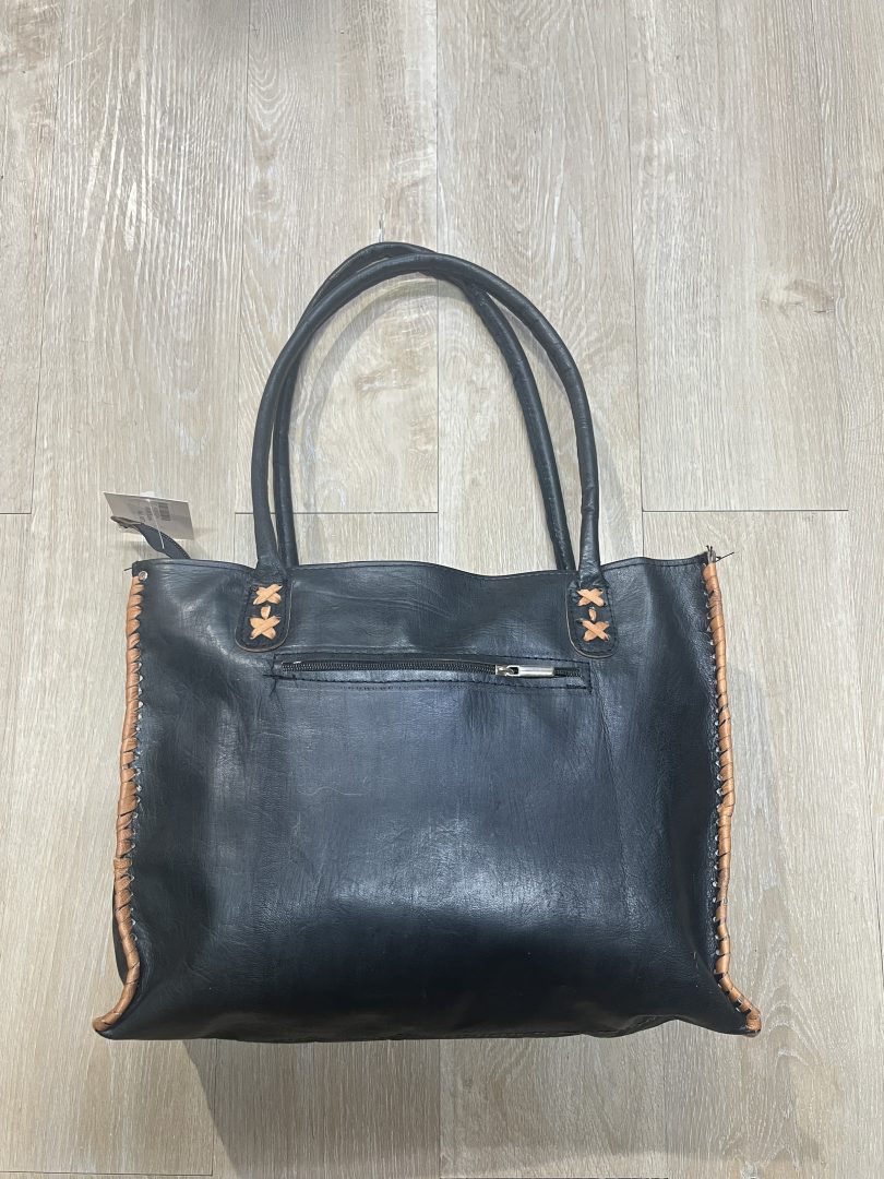 Bolso de Cuero Negro Hecho a Mano - Imagen 2