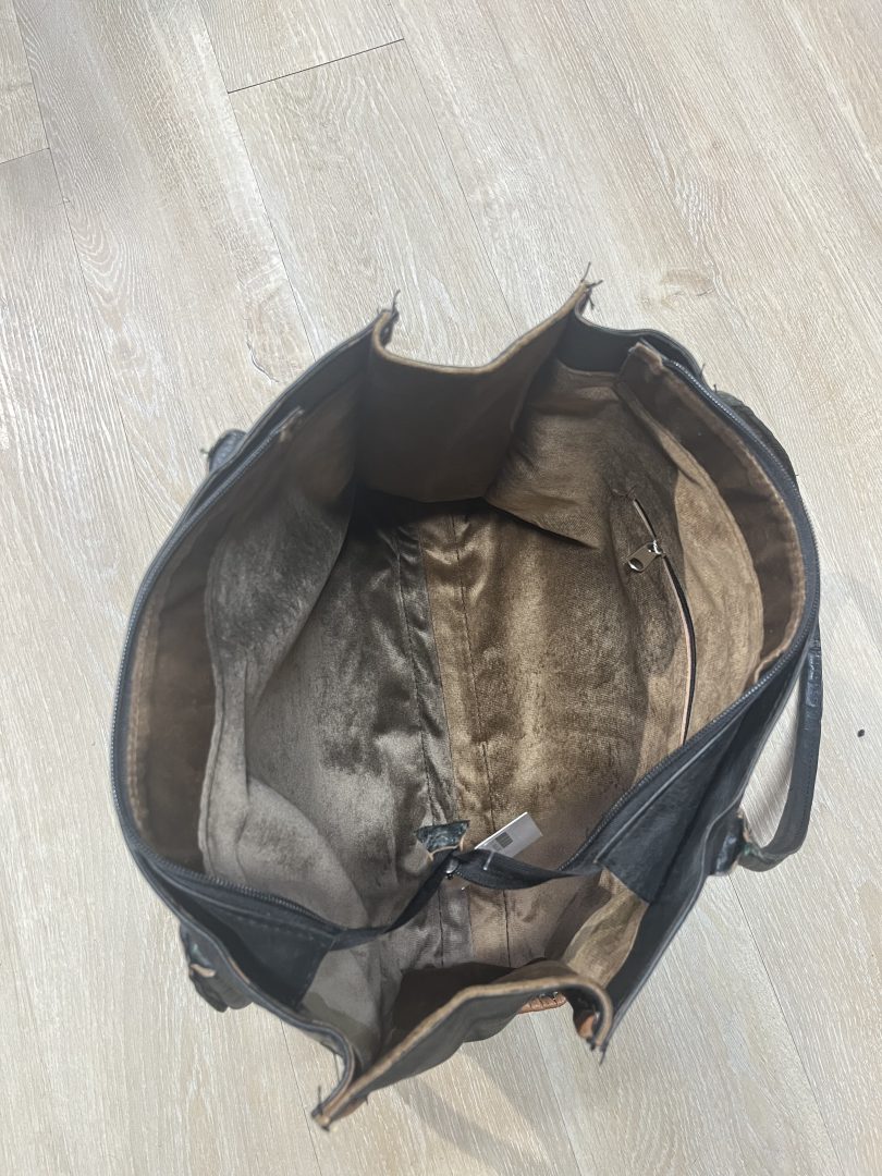 Bolso de Cuero Negro Hecho a Mano - Imagen 3