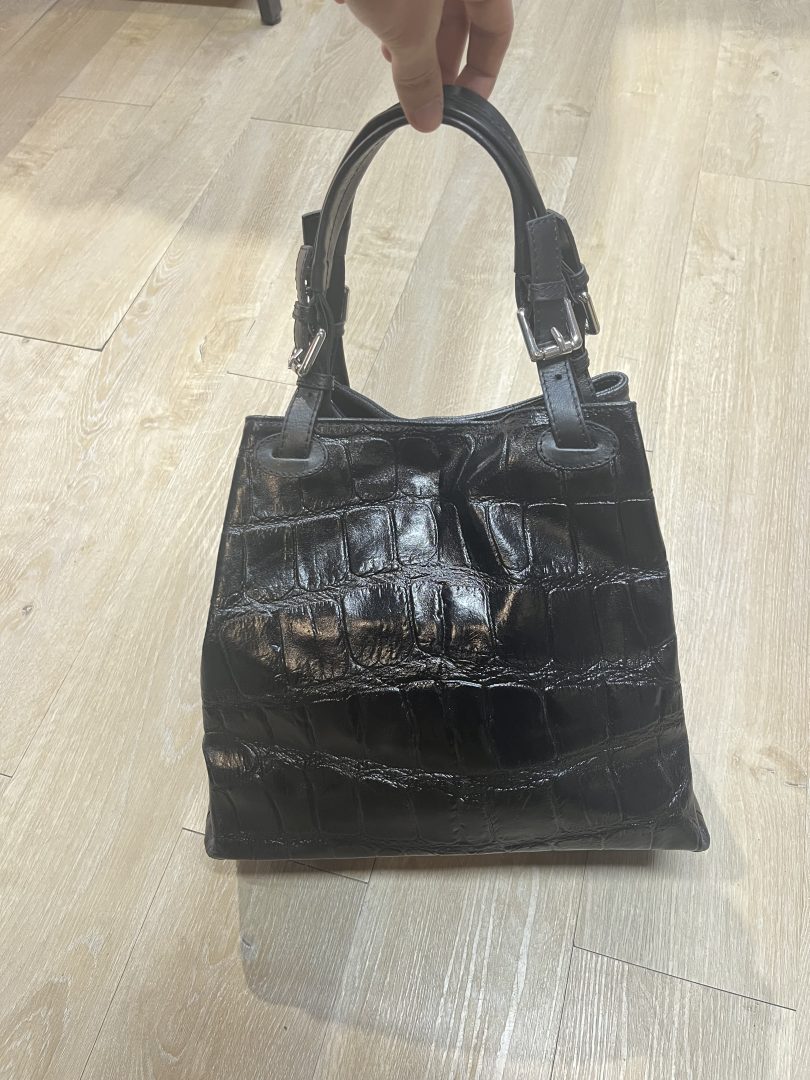Bolso de Piel Negro Grabado Animal con Doble Asa - Imagen 2