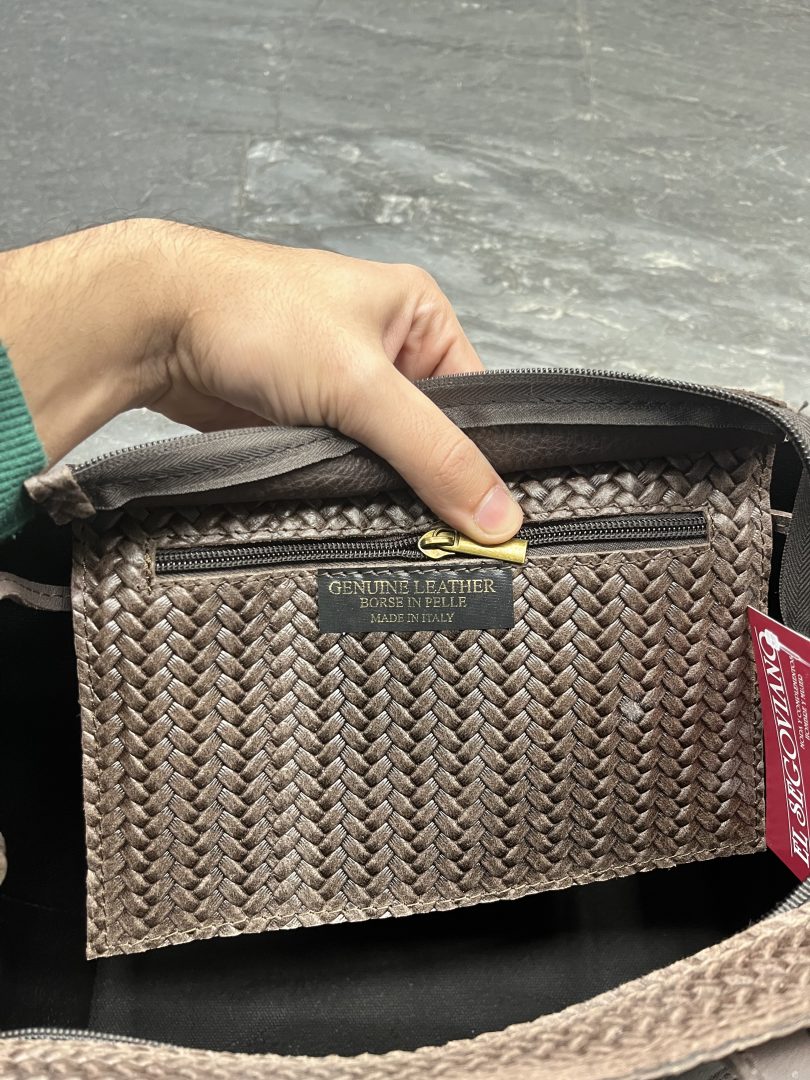 Bolso de Piel con Asa de Hombro y Cierre de Cremallera - Imagen 6