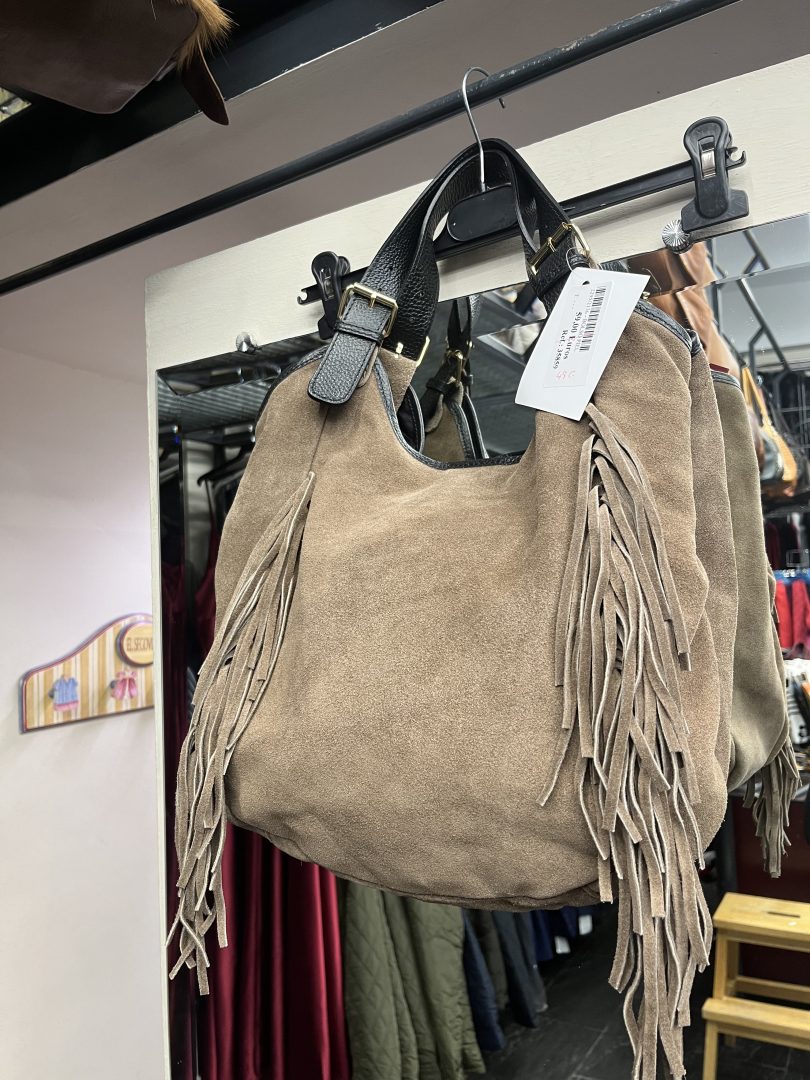 Bolso de Piel Serraje Camel con Flecos - Imagen 4