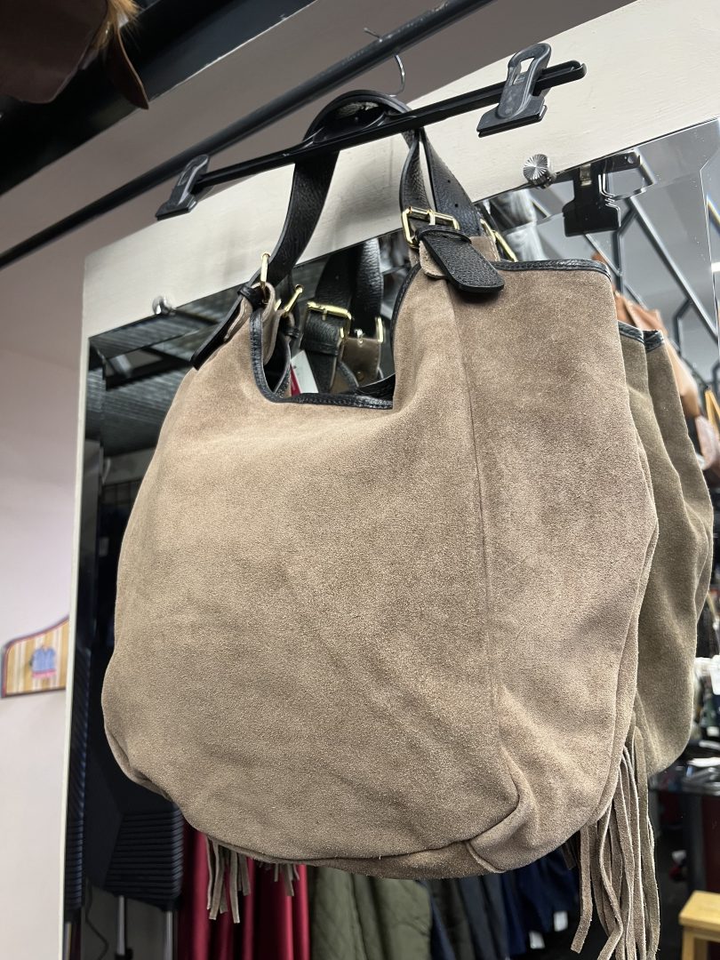 Bolso de Piel Serraje Camel con Flecos - Imagen 5
