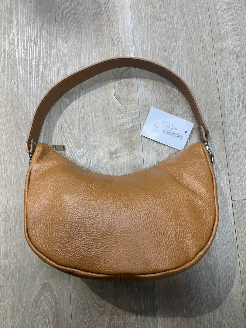 Bolso de Piel Estilo Media Luna