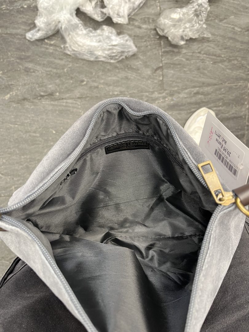 Bolso de Piel Gris Claro con Solapa - Imagen 5