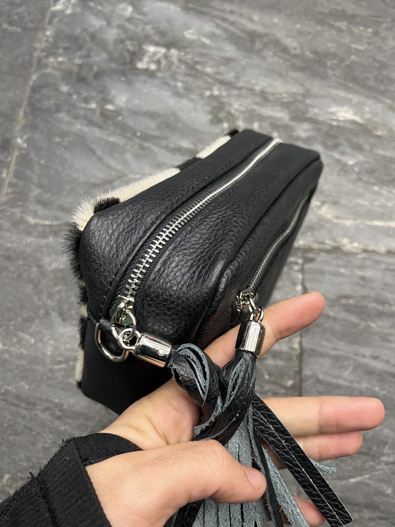 Bolso de Piel Negro con Pelo de Potro Animal Print - Imagen 4