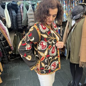 Kimono Bordado Negro y Rojo 100% Algodón – Estilo Étnico Artesanal