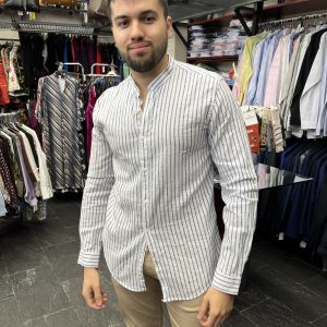 Camisa blanco y azul cuello mao semientallada en lino y algodón