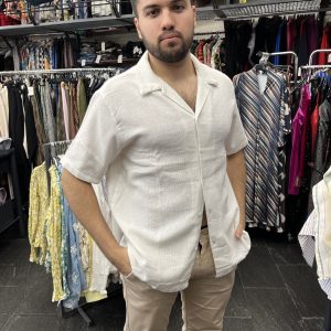 Camisa manga corta blanca tejido rústico para hombre