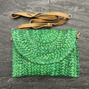 Bolso Rafia Verde con Correa de Polipiel