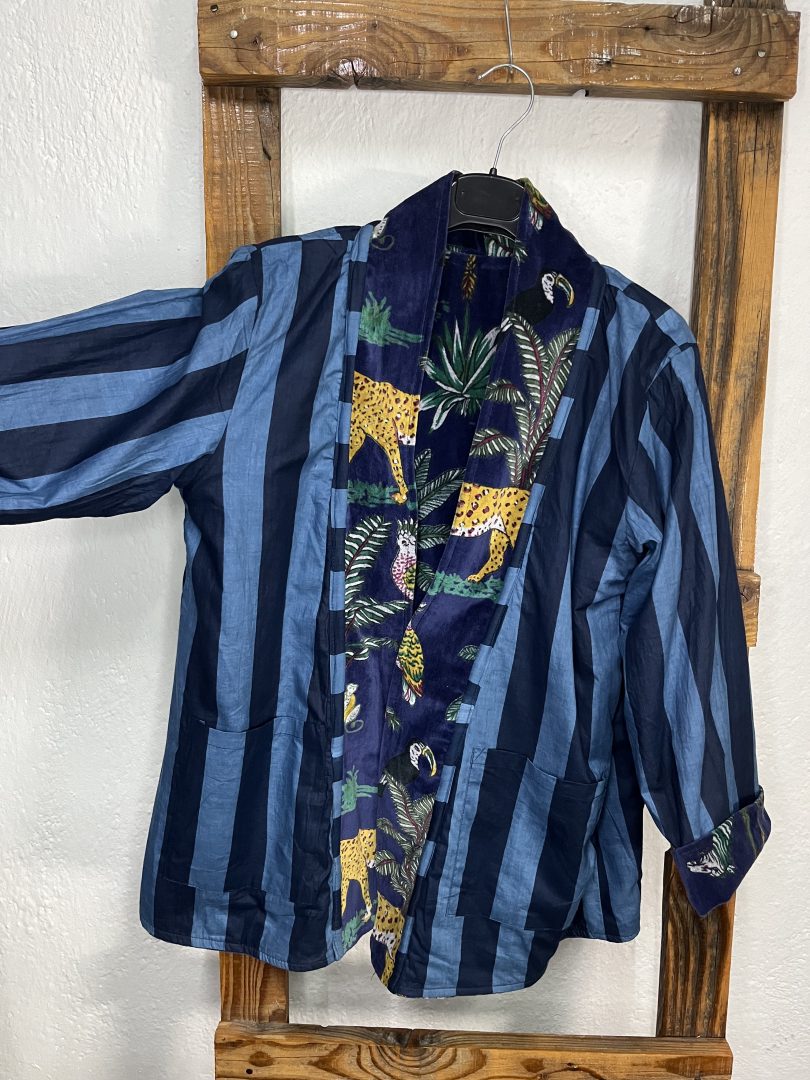 Kimono Reversible Terciopelo Azul Marino Estampado Animales - Imagen 5
