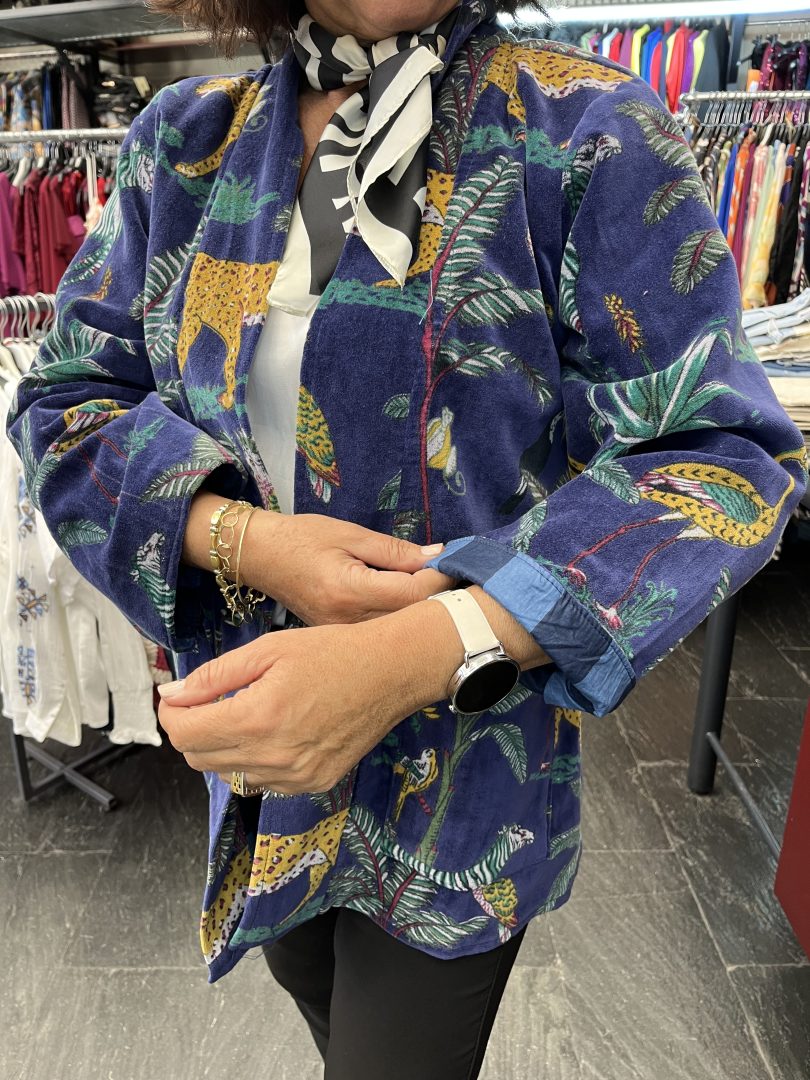 Kimono Reversible Terciopelo Azul Marino Estampado Animales - Imagen 6