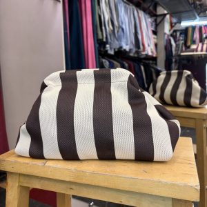 Bolso Cierre Boquilla Rayas Blanco y Marrón Oscuro