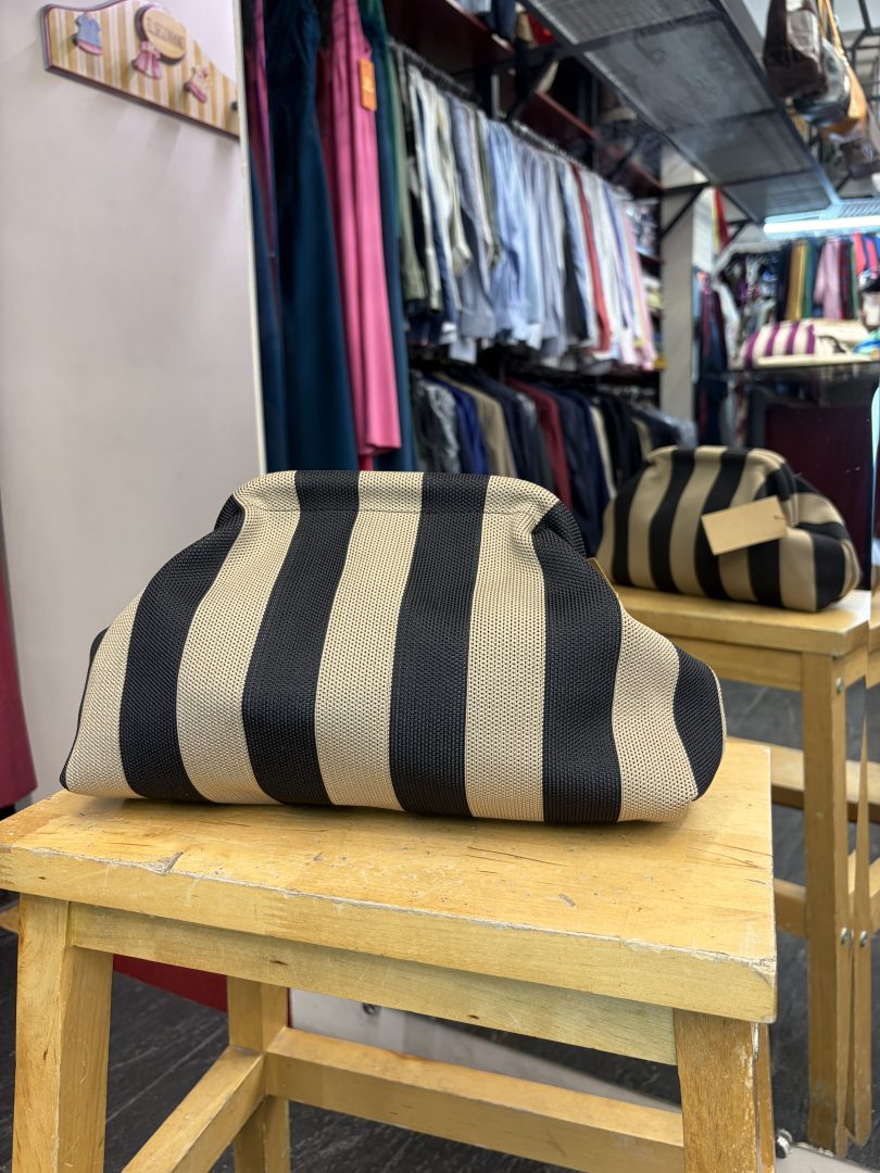 Bolso Cierre Boquilla Rayas Camel y Marrón Oscuro
