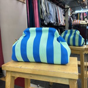Bolso Cierre Boquilla Rayas Azul Eléctrico y Verde Agua