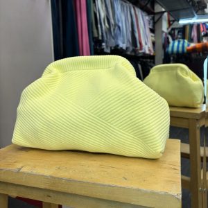 Bolso Cierre Boquilla Liso Color Amarillo