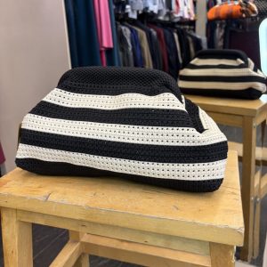 Bolso Cierre Boquilla Rayas Horizontales Negro y Blanco