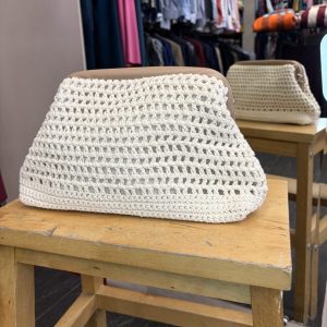 Bolso de Crochet y Polipiel con Cierre Boquilla Beige