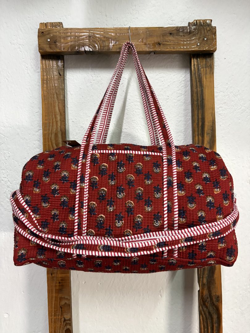 Bolsón Acolchado de Viaje 100% Algodón – Rojo con Motivos Étnicos