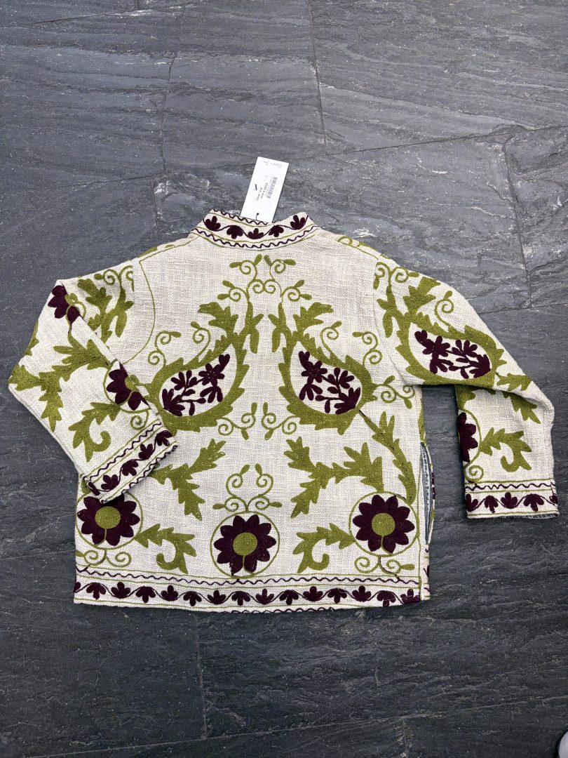 Kimono Suzani Crudo con Bordado Floral Verde y Burdeos - Imagen 3
