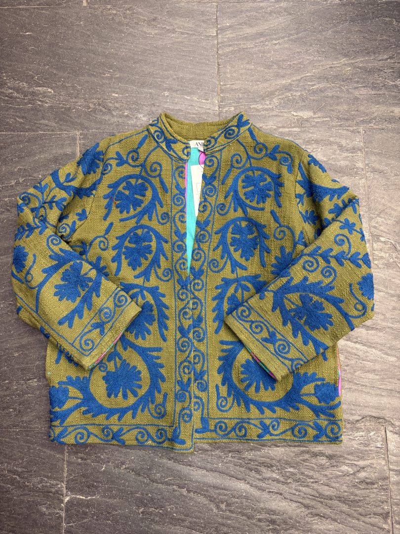 Kimono Suzani Verde Oliva con Bordado Azul