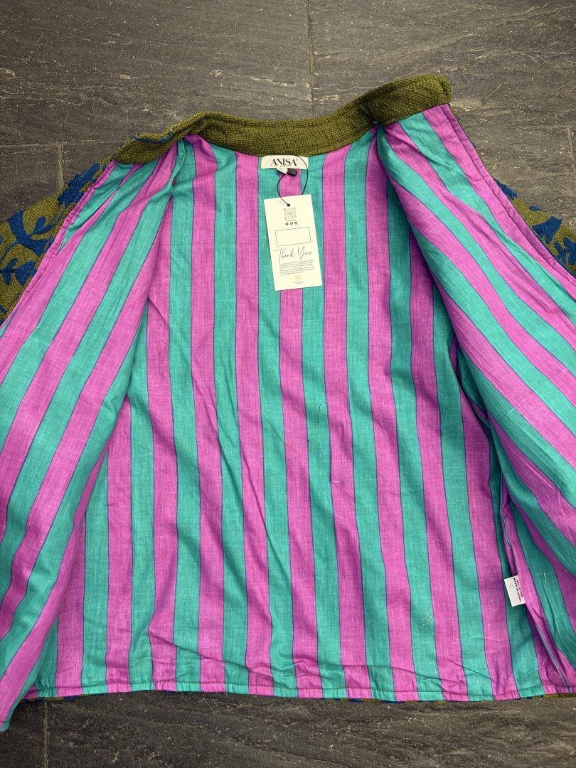 Kimono Suzani Verde Oliva con Bordado Azul - Imagen 2