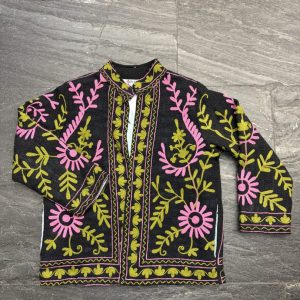 Kimono Suzani Negro con Bordados Rosa y Verde