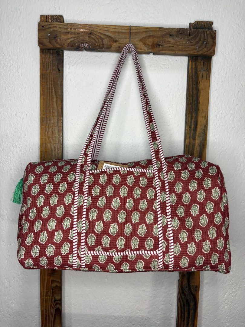 Bolsón Acolchado de Viaje 100% Algodón – Floral Burdeos