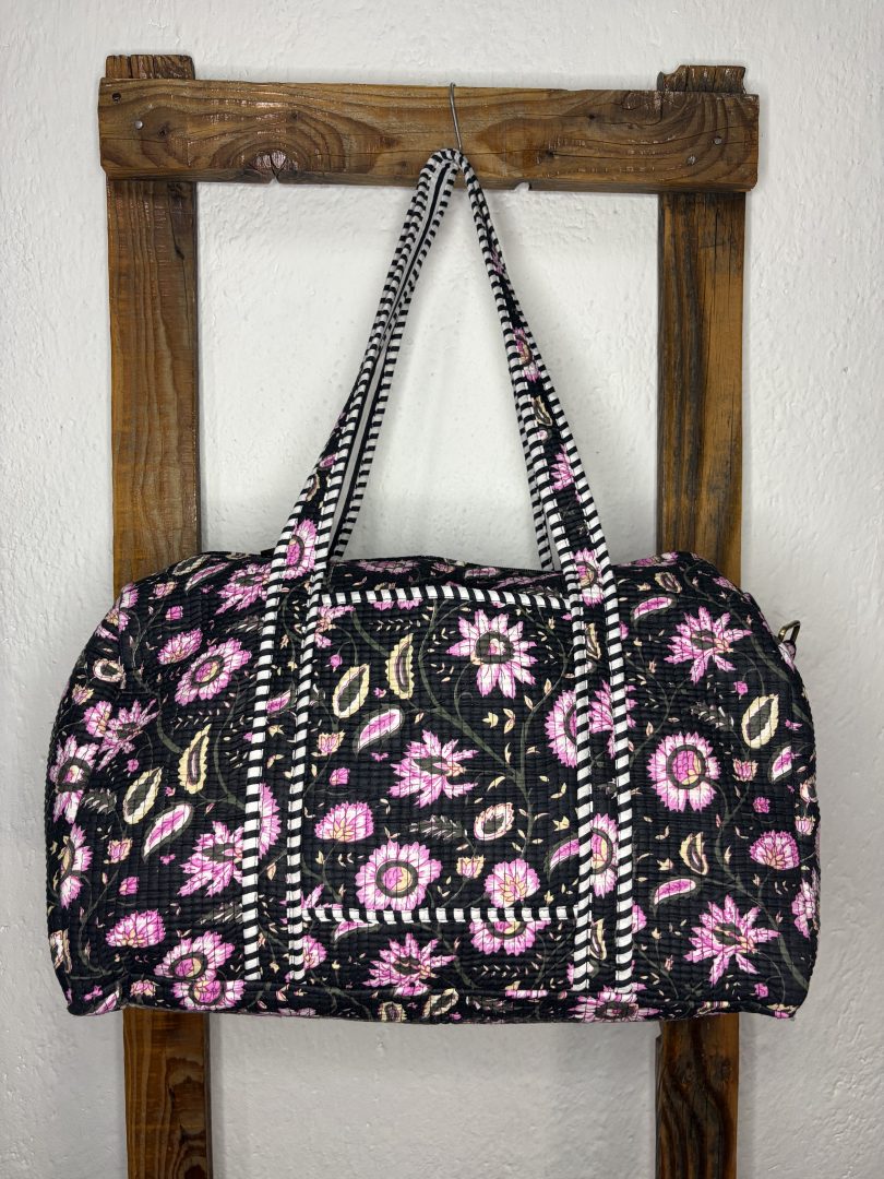 Bolsón Acolchado de Viaje 100% Algodón – Floral Rosa y Negro