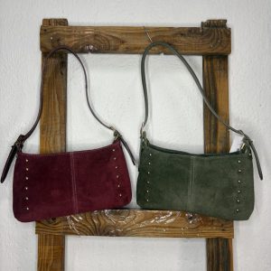 Bolso de Piel Serraje con Tachas